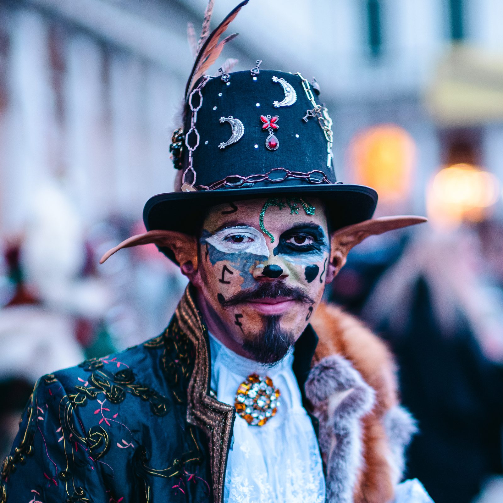 Le Faune de Minuit, Le Masqué