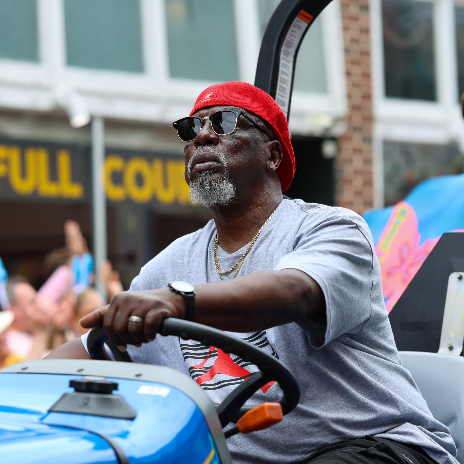 Le Grand Marshal, Le Regard